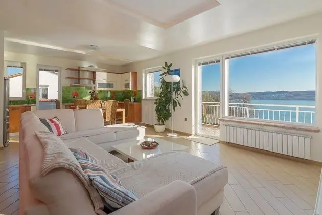 Pool Apartment Debeli Rtič 3