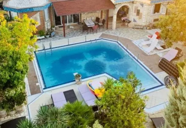 Pool Apartment Estrellas 3