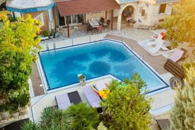 Pool Apartment Sol 6