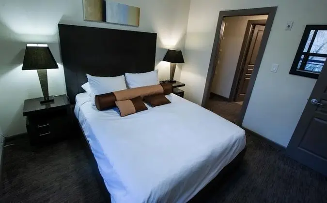 Pool Level 2 Bed, 1 Bath - Unit 371 - Oda