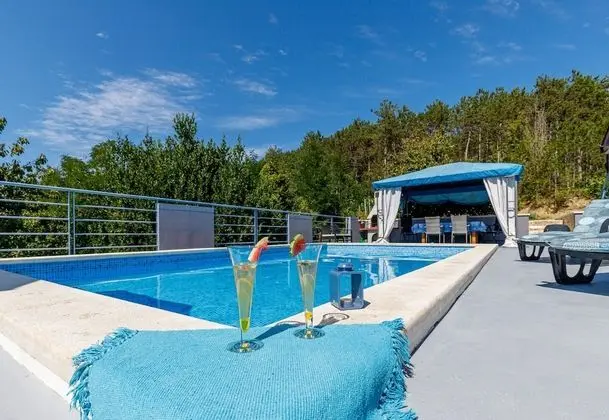 Pool Villa Maro In Nature