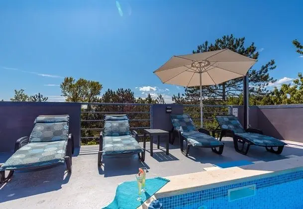 Pool Villa Maro In Nature
