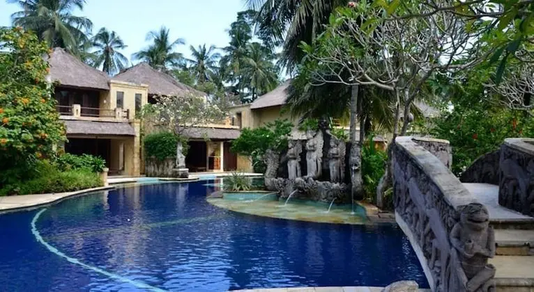 Pool Villa Merumatta Senggigi - Havuz