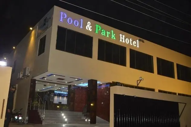 Pool And Park Hotel