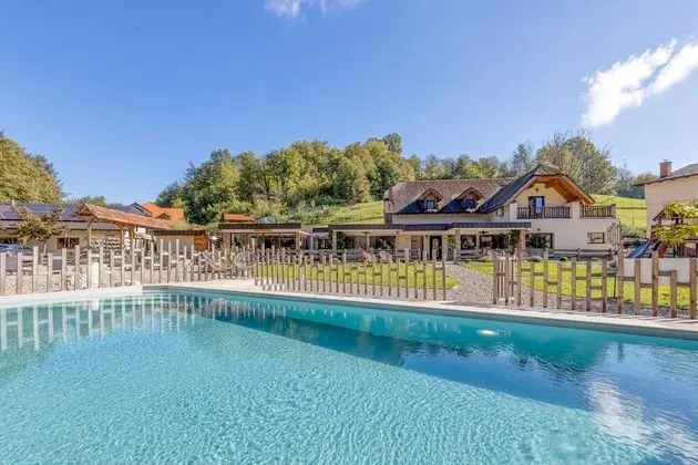 Pool Suite Hemp