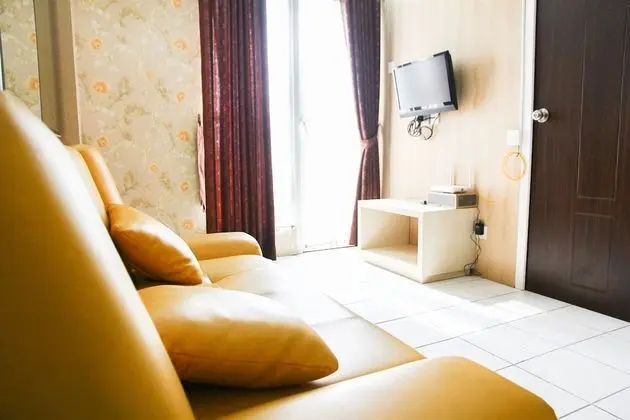 Pool View 2BR Mutiara Bekasi Apartment