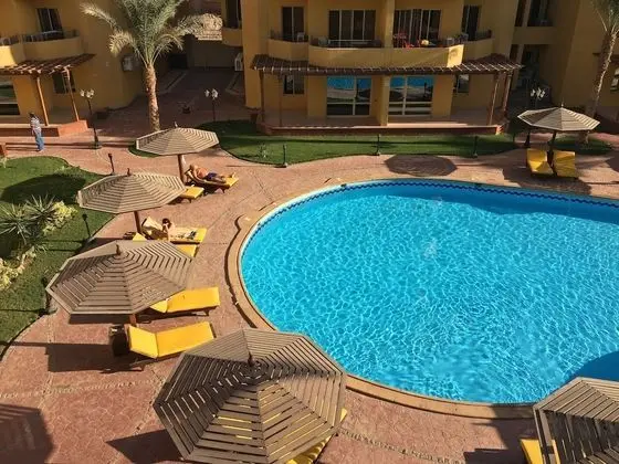 Pool View Apart At British Resort 221