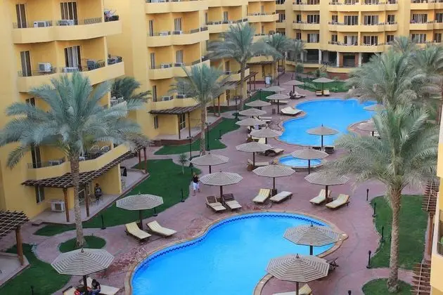Pool View Apart At British Resort 252