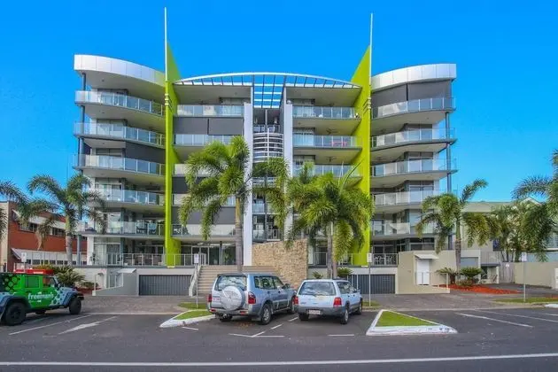 Pool View City Centre Apartment 206