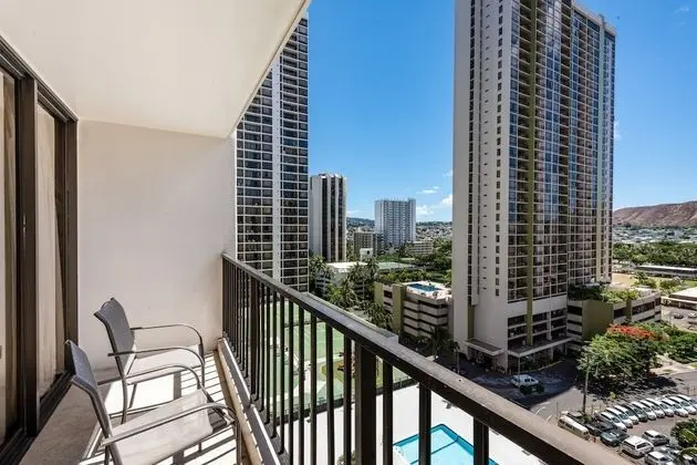 Pool View Condos at The Waikiki Banyan - Dış Mekan
