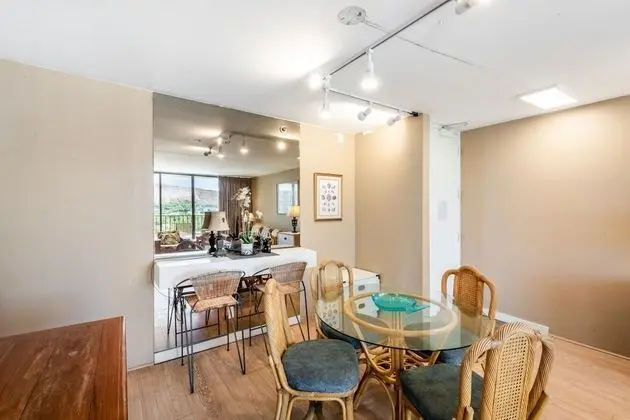 Pool View Condos at The Waikiki Banyan - Yerinde Yemek