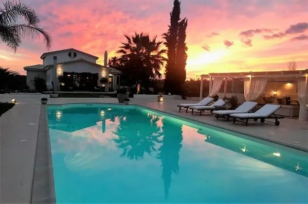 Pool Villa Vravrona Tower - Oda