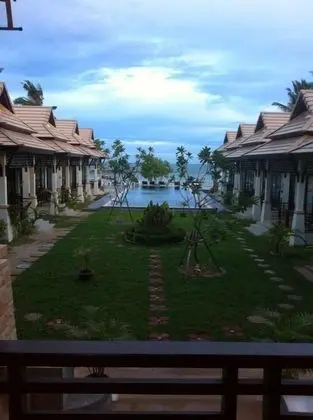 POOLSAWAT VILLA - Dış Mekan