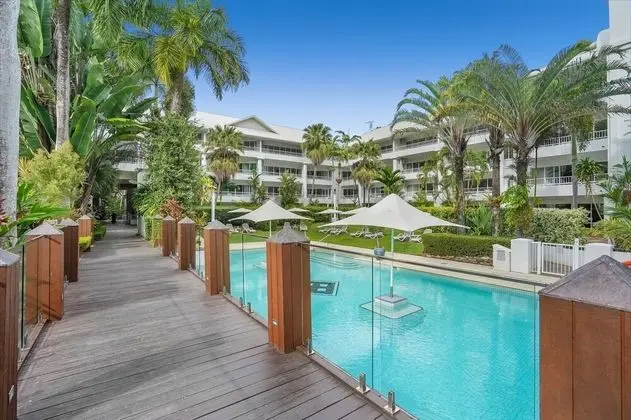 Poolside Apt In Alamanda Beachfront Resort 41
