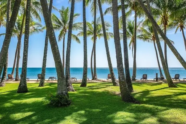 Poolside Apt In Alamanda Beachfront Resort 55 - Plaj