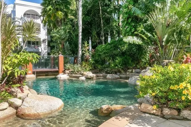 Poolside Apt in Alamanda Beachfront 77 - Havuz