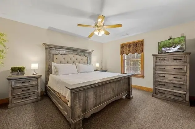 Poplar Point Condo Unit 12B - Two Bedroom Condo - Oda