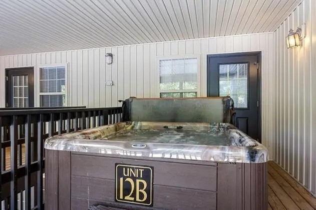 Poplar Point Condo Unit 12B - Two Bedroom Condo - Spa