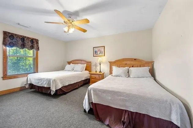 Poplar Point Condo Unit 12D - Two Bedroom Condo - Oda