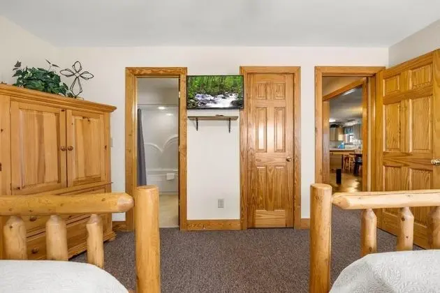 Poplar Point Condo Unit 12F - Three Bedroom Condo - Oda