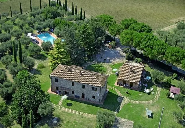 Poppy apt with shared pool