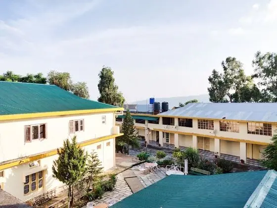 Pops Hotel & Restaurant