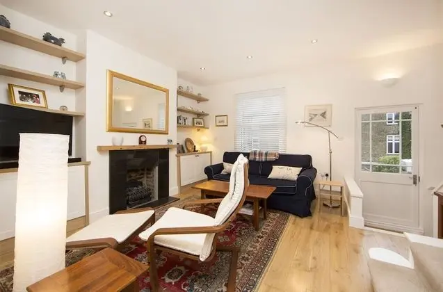 Popular and Charismatic Apartment a Short Walk to The Thames - Oda Düzeni