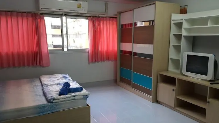 Popular Condo Muangthong Thani - Oda