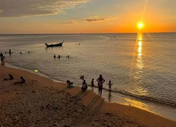 Popular Lanta Resort - Plaj