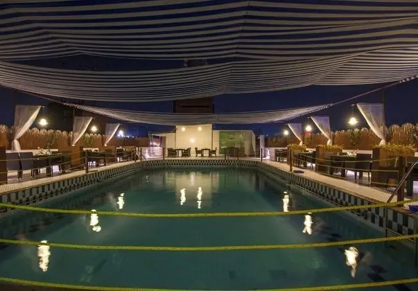 Popular Hotel