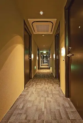 Porcelain Hotel (SG Clean) - İç Mekan