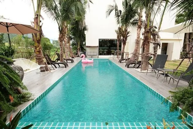 Porestva Hotel Sriracha - Havuz