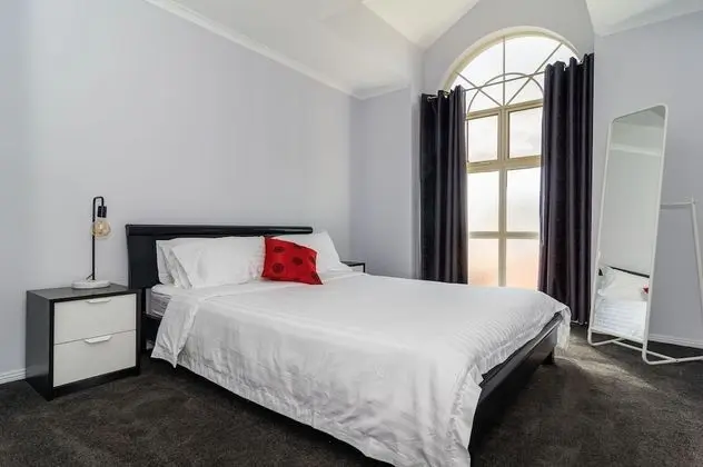 Port Adelaide Harbourside Home - Oda