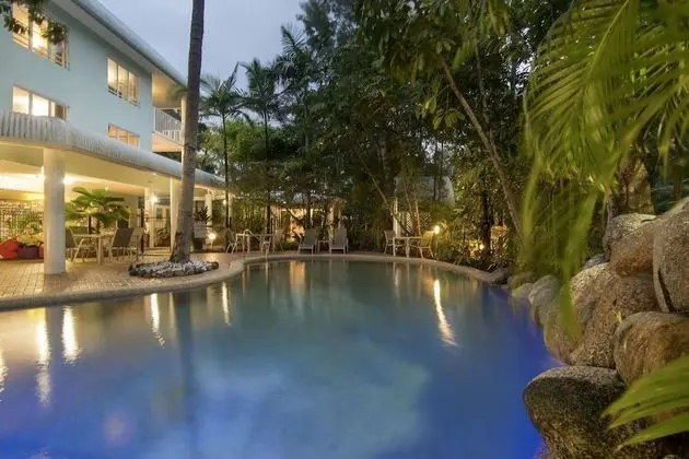 Port Douglas Outrigger Holiday Apartments - Havuz