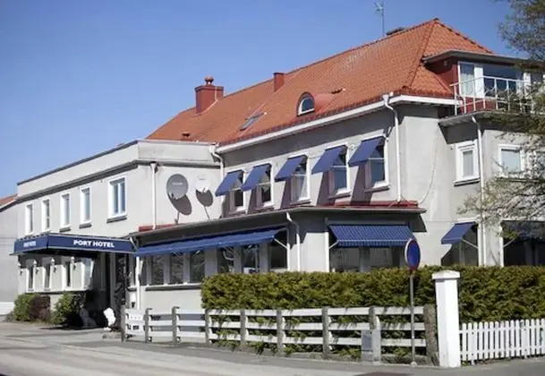 Port Hotel - 1