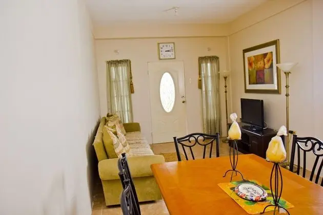 Port of Spain Breezy Guest Apartment - İç Mekan