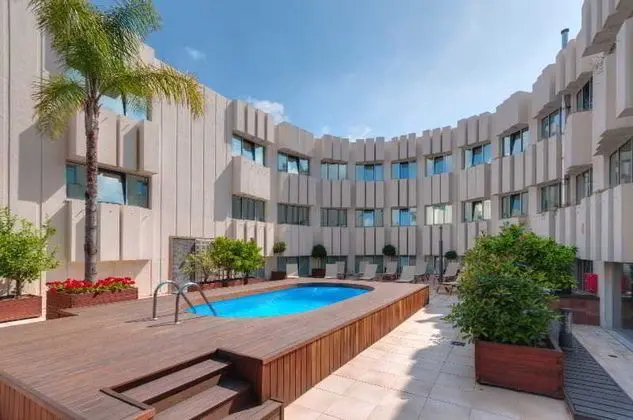 Port Valencia Azafata