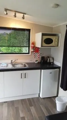 Port Waikato Holiday Park - Mutfak