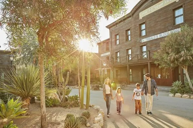 PortAventura Hotel Roulette - Theme Park Tickets Included - Dış Mekan