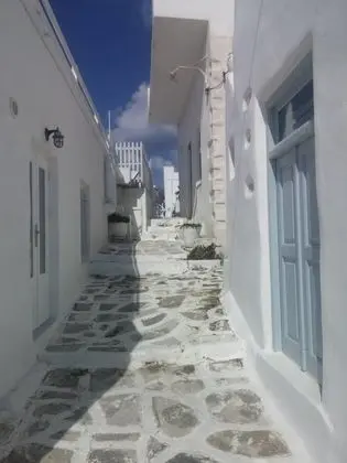 Portes View Traditional House