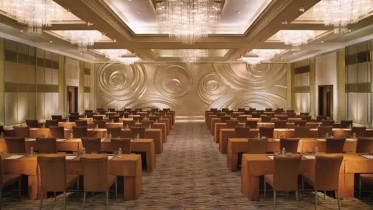 The Portman Ritz-Carlton, Shanghai - İş / Konferans