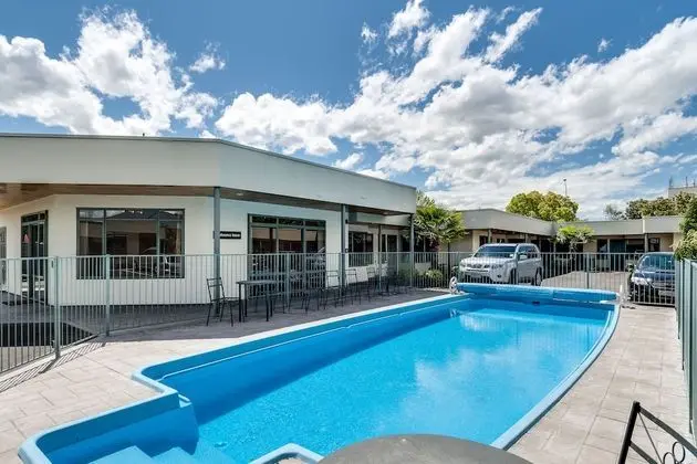 Portmans Motor Lodge - Havuz
