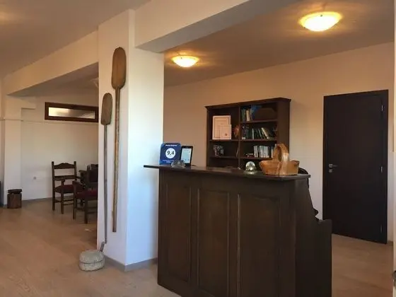 Porto Kalyves Seaside Apartments - Lobi