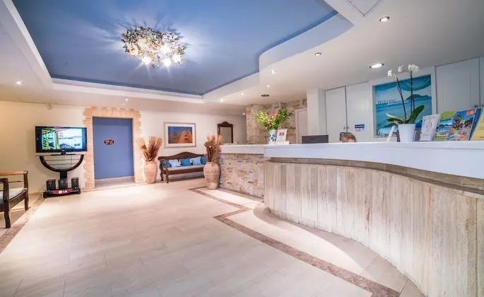 Porto Koukla Beach Hotel - Lobi