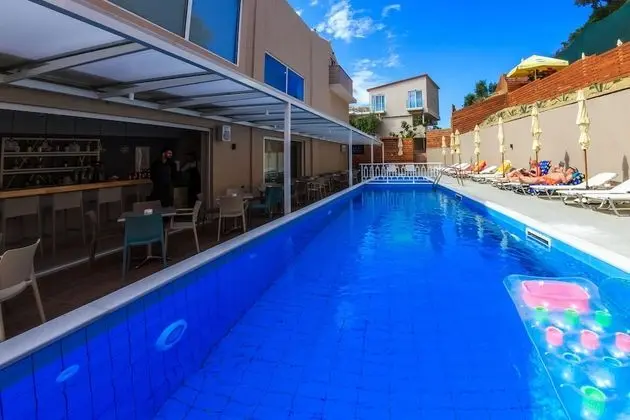 Porto Planos Beach Hotel - Havuz