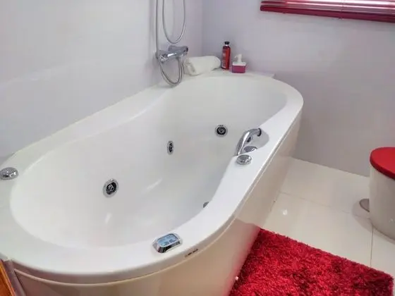 Portohall Beach & Hot Tub - Havuz