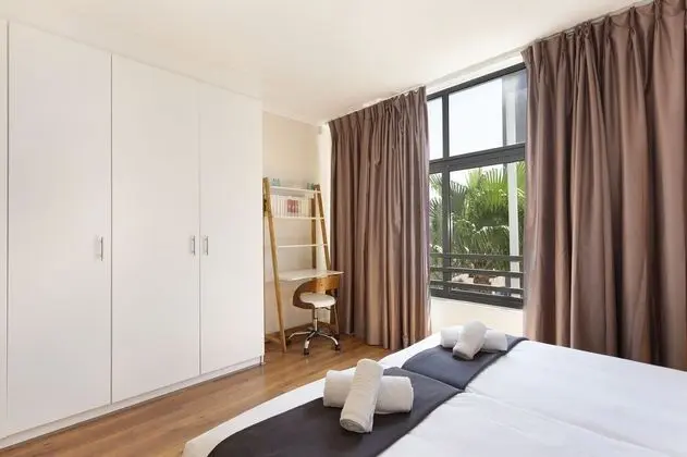 Portside 309 by HostAgents - Oda