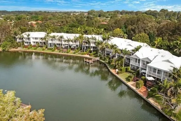 Portside Noosa Waters - Öne Çıkan Resim