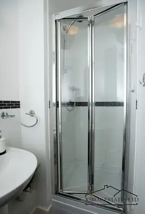 Poseidon Apartment - 1 Bed Flat - Heart of Town - Banyo Tipleri