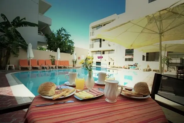 Poseidon Hotel and Apartments - Havuz